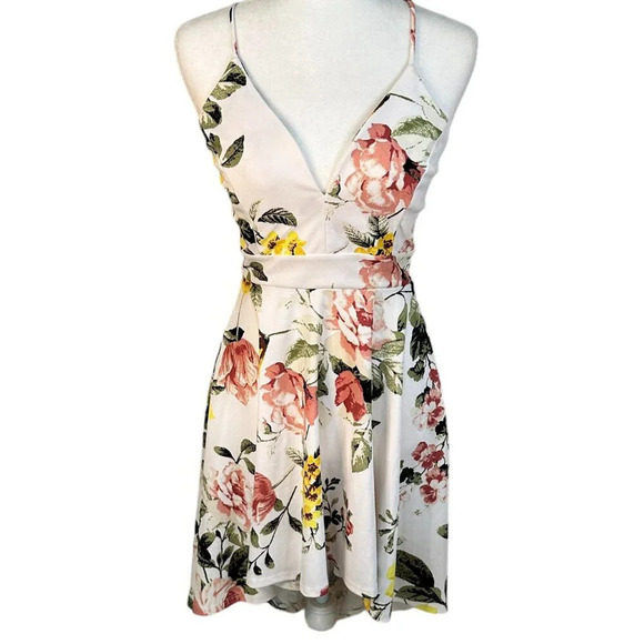 Lovely Day Dresses & Skirts - LOVELY DAY Boutique Skater Style Floral Sundress Minidress - small